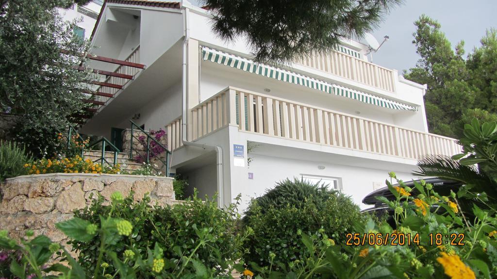 Apartments Vila Oksana มีมิตเซ ภายนอก รูปภาพ