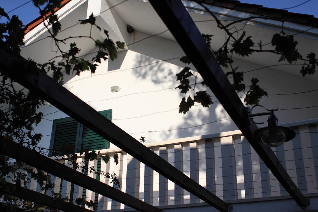 Apartments Vila Oksana มีมิตเซ ภายนอก รูปภาพ