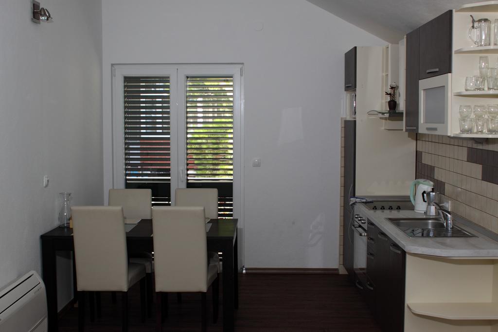 Apartments Vila Oksana มีมิตเซ ห้อง รูปภาพ