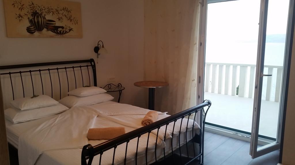Apartments Vila Oksana มีมิตเซ ภายนอก รูปภาพ
