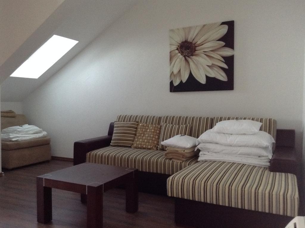 Apartments Vila Oksana มีมิตเซ ภายนอก รูปภาพ