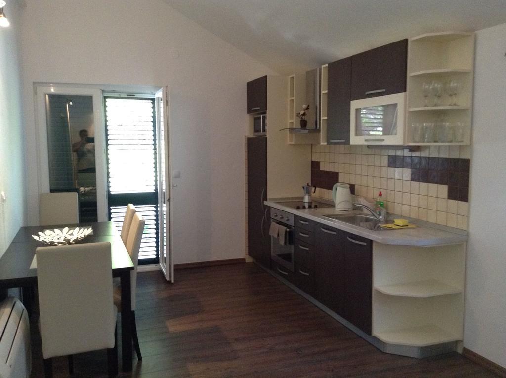 Apartments Vila Oksana มีมิตเซ ภายนอก รูปภาพ