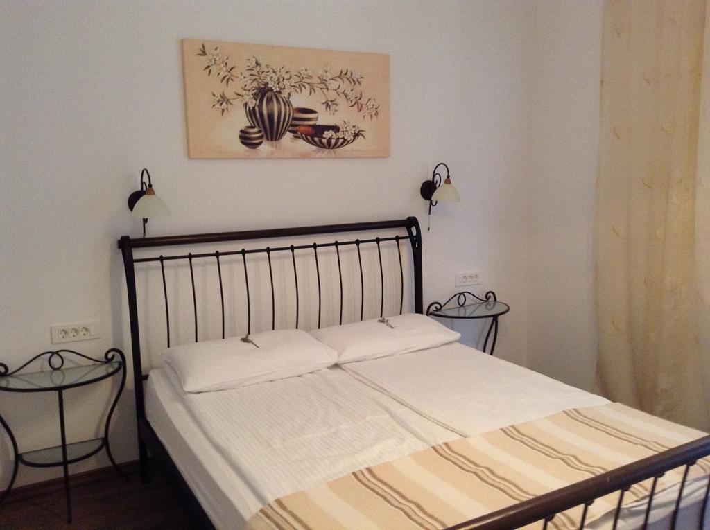 Apartments Vila Oksana มีมิตเซ ภายนอก รูปภาพ
