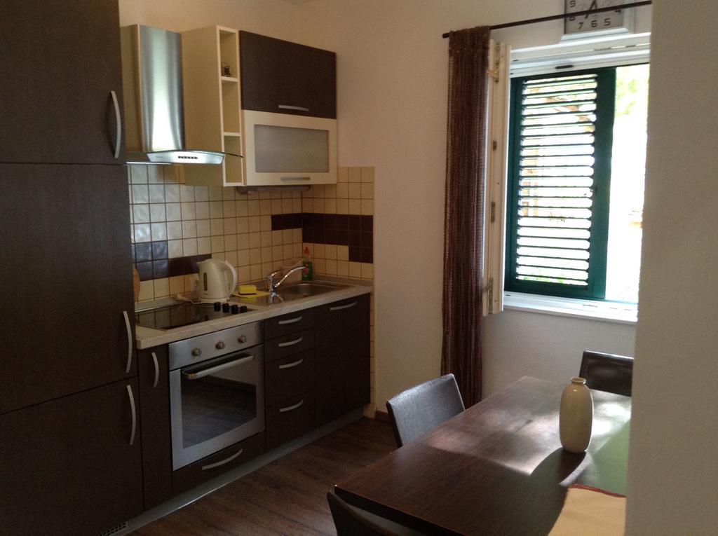 Apartments Vila Oksana มีมิตเซ ภายนอก รูปภาพ